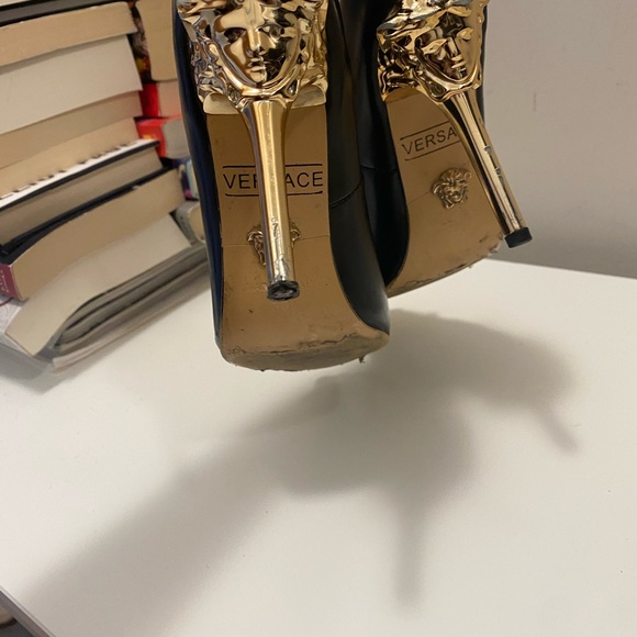 Versace Black Leather Medusa Head Pumps - Picture 7 of 8